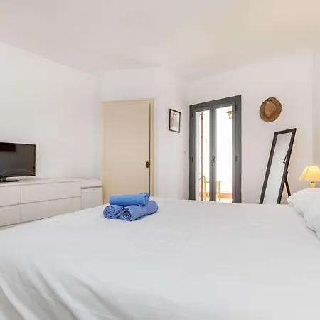 Atic Cap Tossa By Interhome شقة