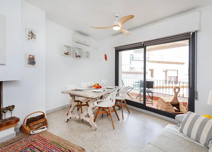 Atic Cap Tossa By Interhome * توسا ذي مار